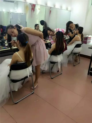 河池化妝學校河池專業化妝師班-河池學化妝┃河池化妝培訓,河池學美甲┃河池美甲培訓,河池學紋繡┃河池紋繡培訓-產品頻道-金泉網