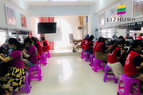 廣西出名的化妝培訓 廣西化妝學校哪家比較受歡迎 紙上眼影的畫法