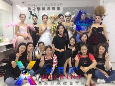 松江萬達廣場周邊化妝培訓學校有嗎?