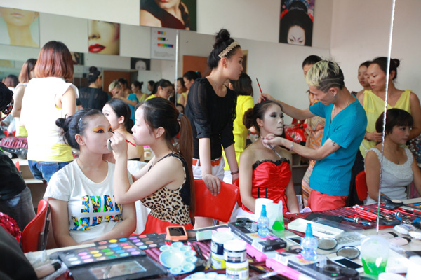 倍萊妮化妝培訓學校---同學們化妝活動花絮 - 美篇