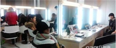 學化妝來西安鳳凰化妝學校-西安職業培訓