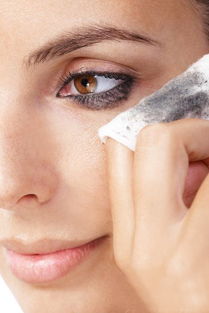 深圳化妝培訓學校教你化妝和卸妝要注意四大方面