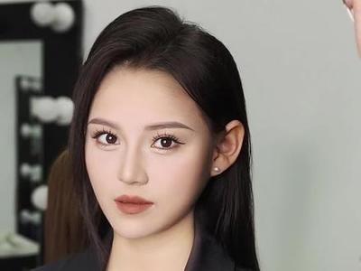 成都黑珍珠化妝培訓學校