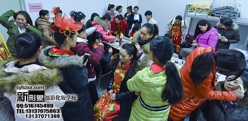 新形象攝影化妝學校受邀為200余名演員化妝造型、攝影攝像