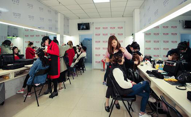 南京原色化妝培訓學校