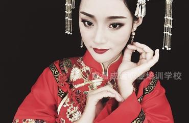 南昌成遠培訓學校年底學化妝美甲紋繡超低價