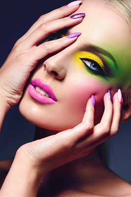 深圳哪里有學化妝正規學校?