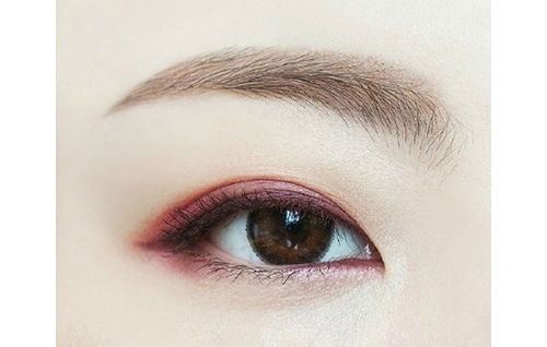 寶雞化妝學(xué)校 酒紅眼影畫法 秋冬最適合的眼妝