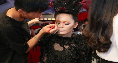 在哪里學(xué)化妝能拿到化妝師證